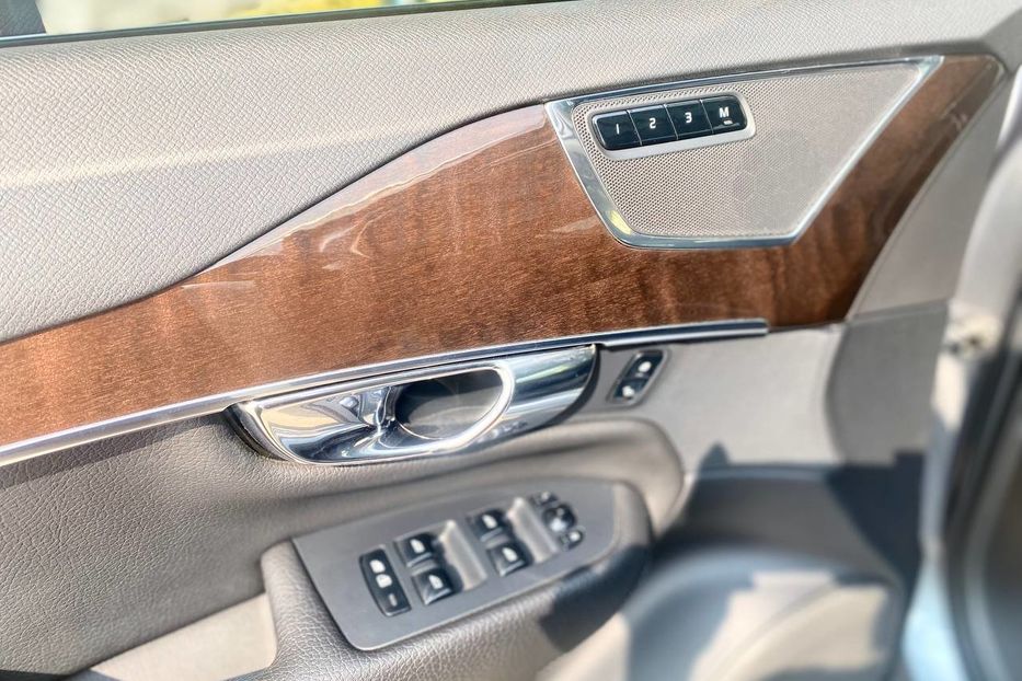 Продам Volvo XC90 2015 года в Днепре