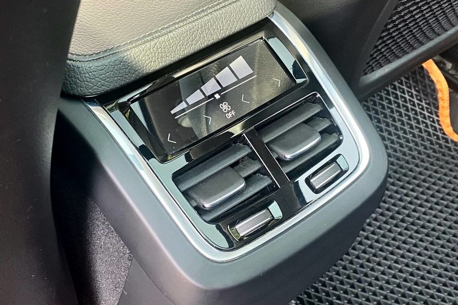 Продам Volvo XC90 2015 года в Днепре