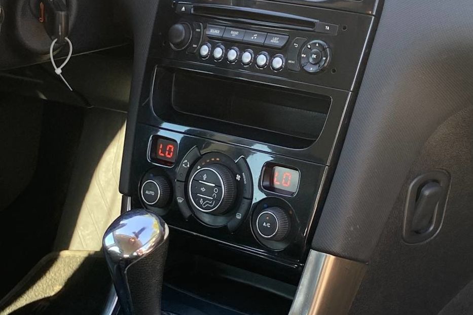 Продам Peugeot 308 2013 года в Днепре