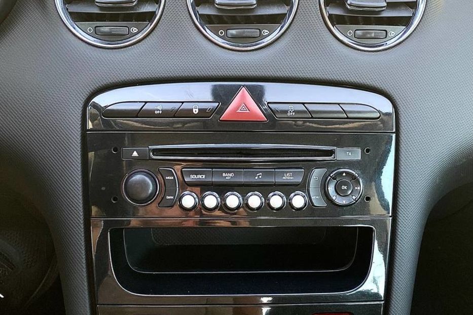 Продам Peugeot 308 2013 года в Днепре