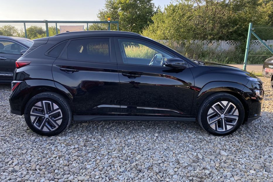 Продам Hyundai Kona 64кВтСліпізониПдгрівсиднькерма 2022 года в Львове