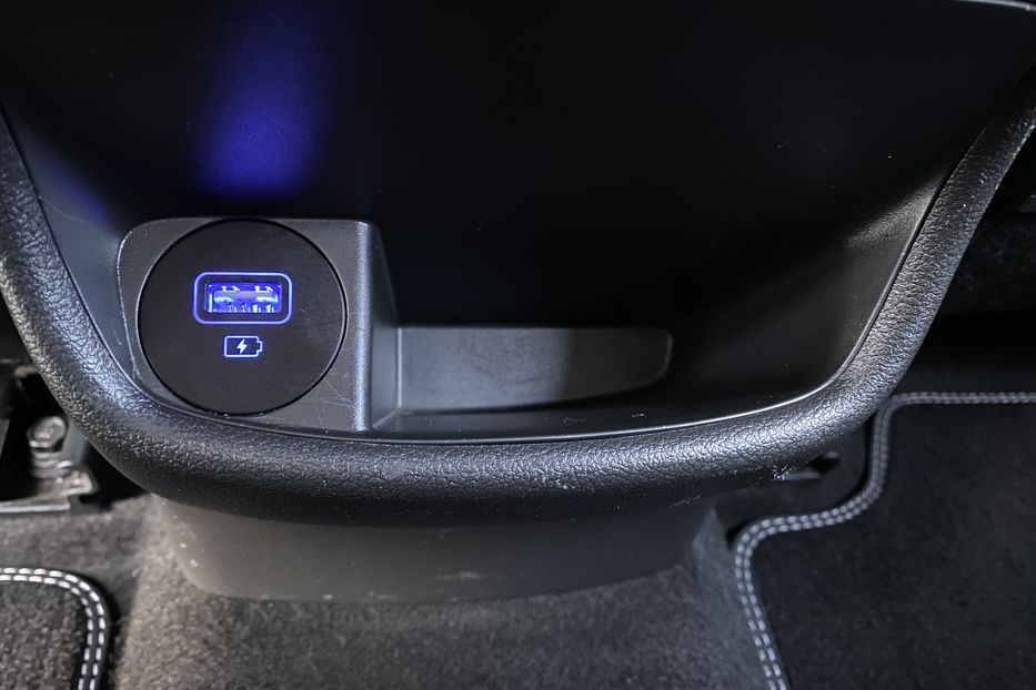 Продам Hyundai Kona 64кВтСліпізониПдгрівсиднькерма 2022 года в Львове