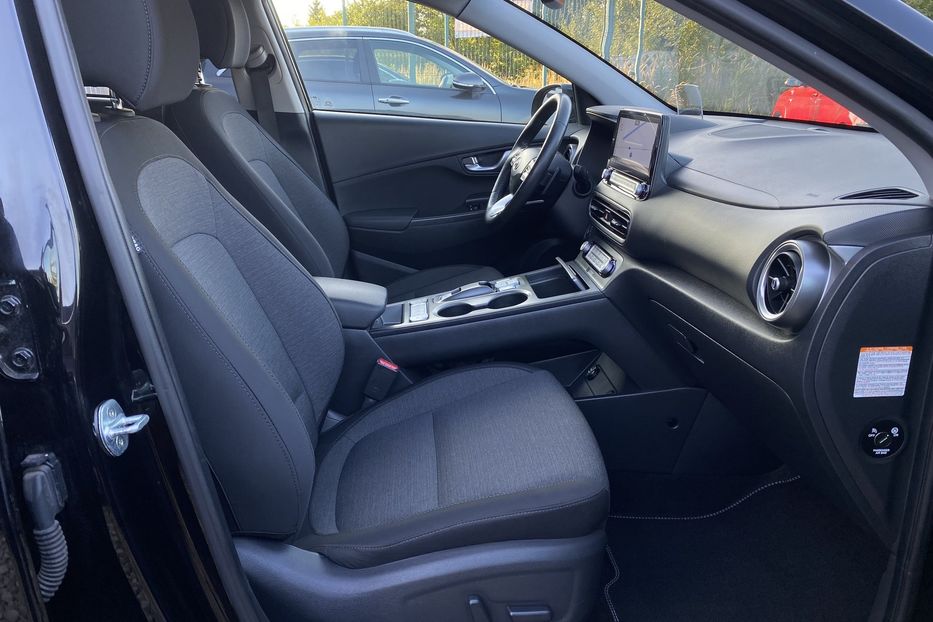 Продам Hyundai Kona 64кВтСліпізониПдгрівсиднькерма 2022 года в Львове