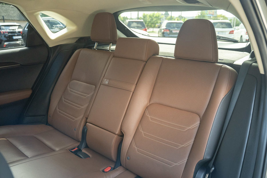 Продам Lexus NX 200 t 2015 года в Черновцах