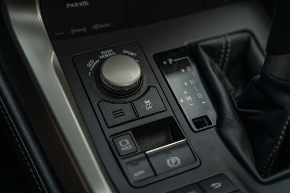 Продам Lexus NX 200 t 2015 года в Черновцах