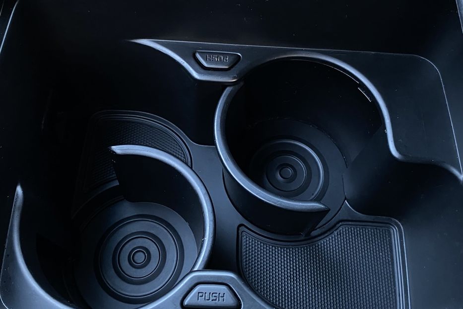 Продам Kia Niro 64кВтТепловийПідгрвсидінькерма 2021 года в Львове