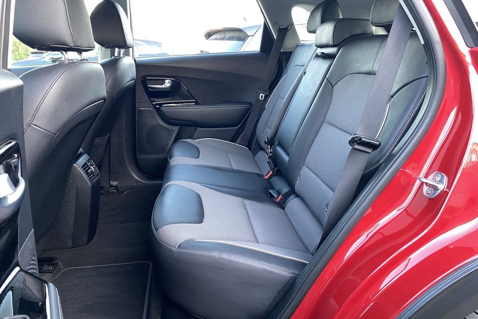 Продам Kia Niro 64кВтТепловийПідгрвсидінькерма 2021 года в Львове