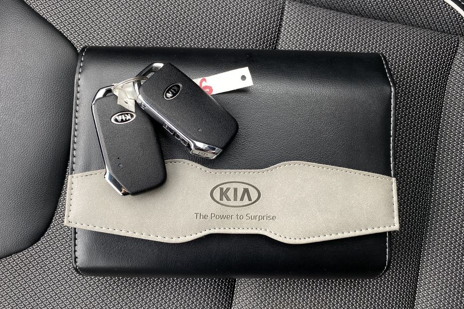 Продам Kia Niro 64кВтТепловийПідгрвсидінькерма 2021 года в Львове
