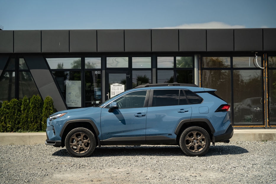 Продам Toyota Rav 4 Hybrid 2023 года в Черновцах