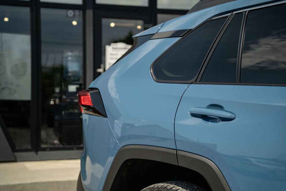 Продам Toyota Rav 4 Hybrid 2023 года в Черновцах