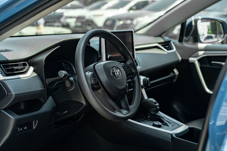 Продам Toyota Rav 4 Hybrid 2023 года в Черновцах