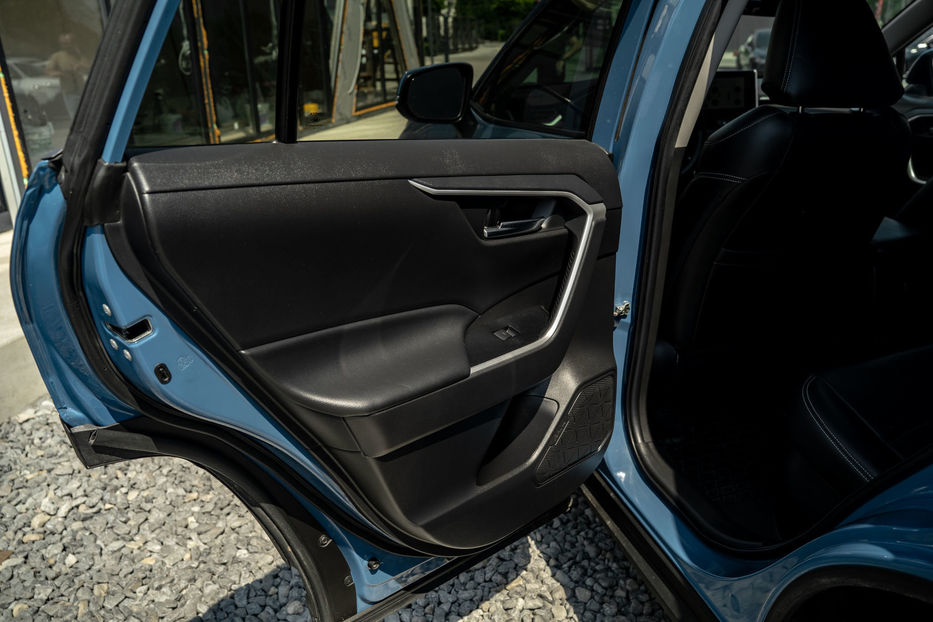 Продам Toyota Rav 4 Hybrid 2023 года в Черновцах