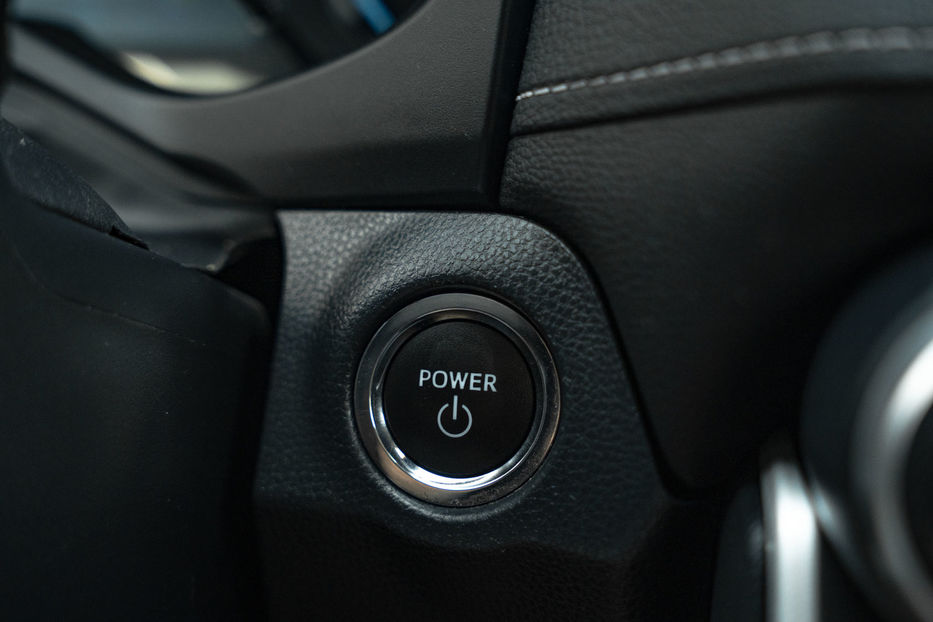 Продам Toyota Rav 4 Hybrid 2023 года в Черновцах