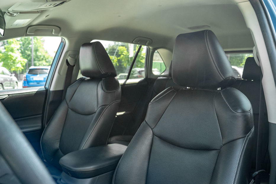 Продам Toyota Rav 4 Hybrid 2023 года в Черновцах