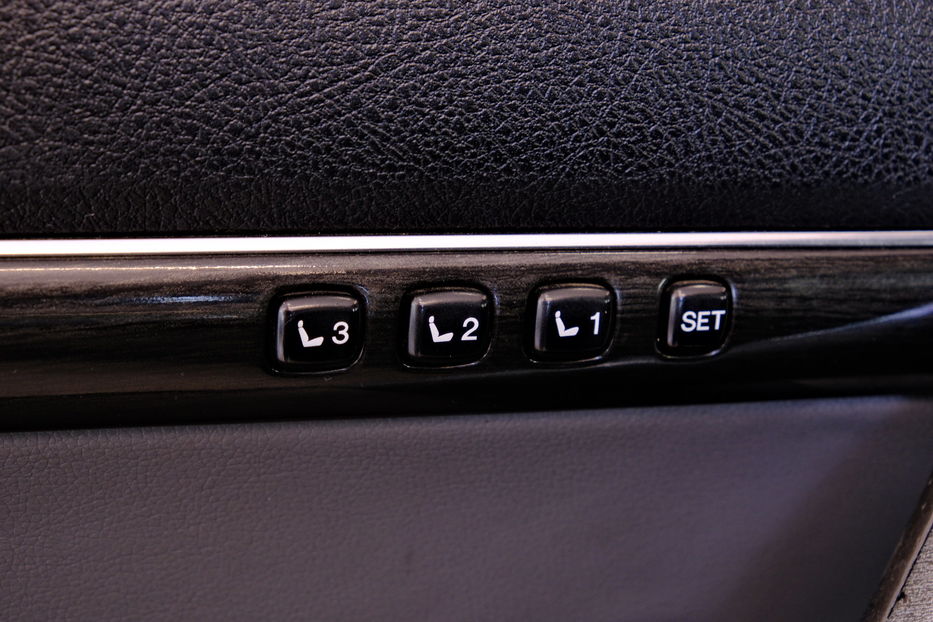 Продам Toyota Land Cruiser 200 2011 года в Одессе