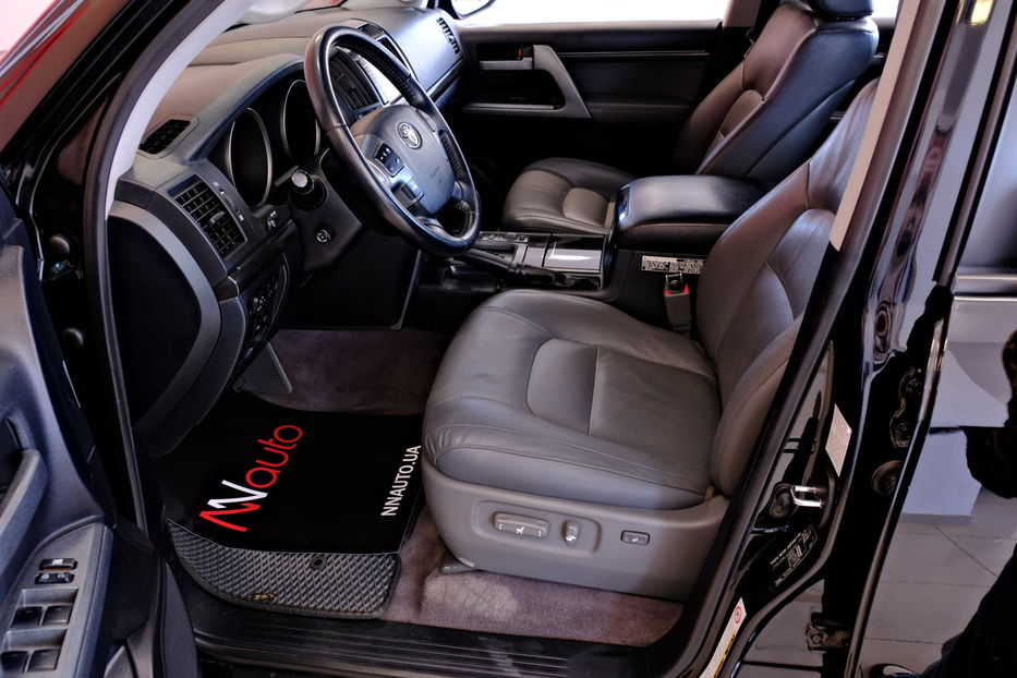 Продам Toyota Land Cruiser 200 2011 года в Одессе