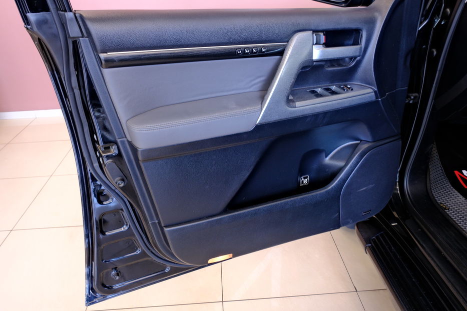 Продам Toyota Land Cruiser 200 2011 года в Одессе