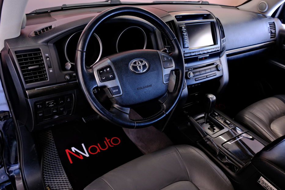 Продам Toyota Land Cruiser 200 2011 года в Одессе