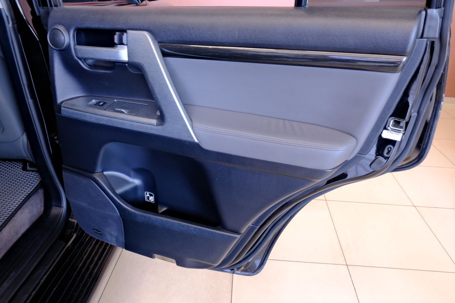 Продам Toyota Land Cruiser 200 2011 года в Одессе