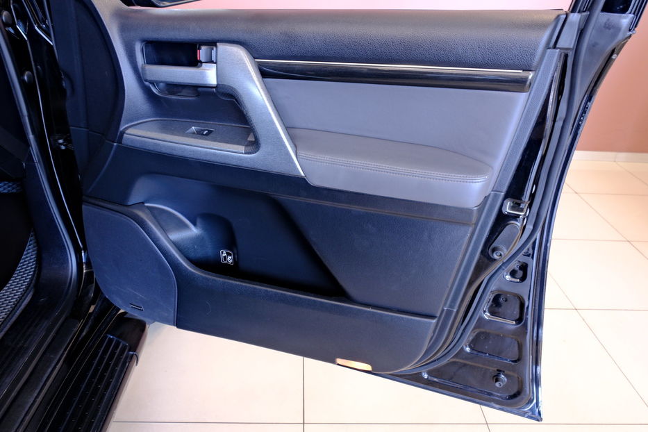 Продам Toyota Land Cruiser 200 2011 года в Одессе