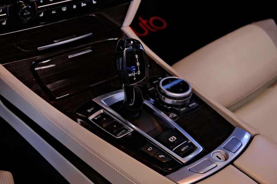 Продам BMW 740 2012 года в Одессе