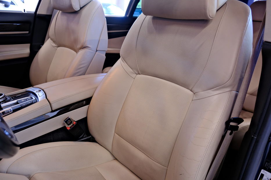 Продам BMW 740 2012 года в Одессе