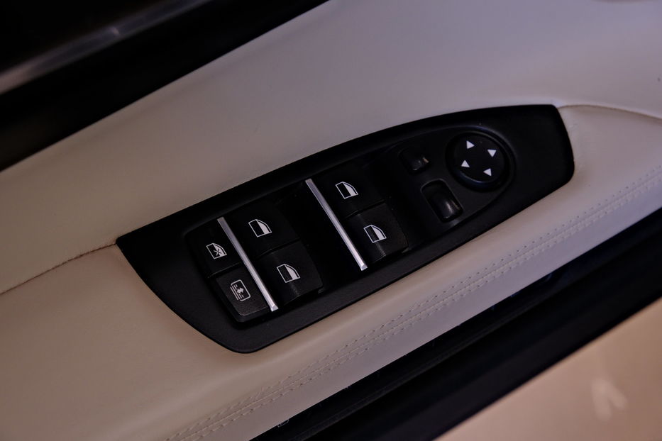 Продам BMW 740 2012 года в Одессе