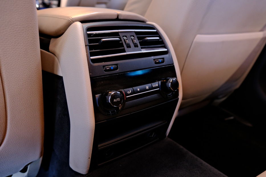 Продам BMW 740 2012 года в Одессе
