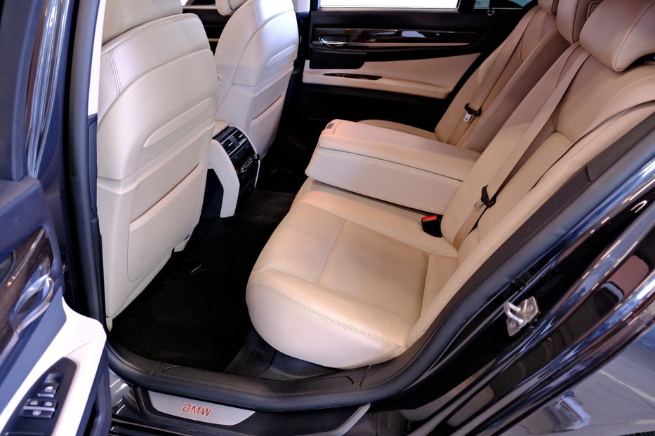 Продам BMW 740 2012 года в Одессе