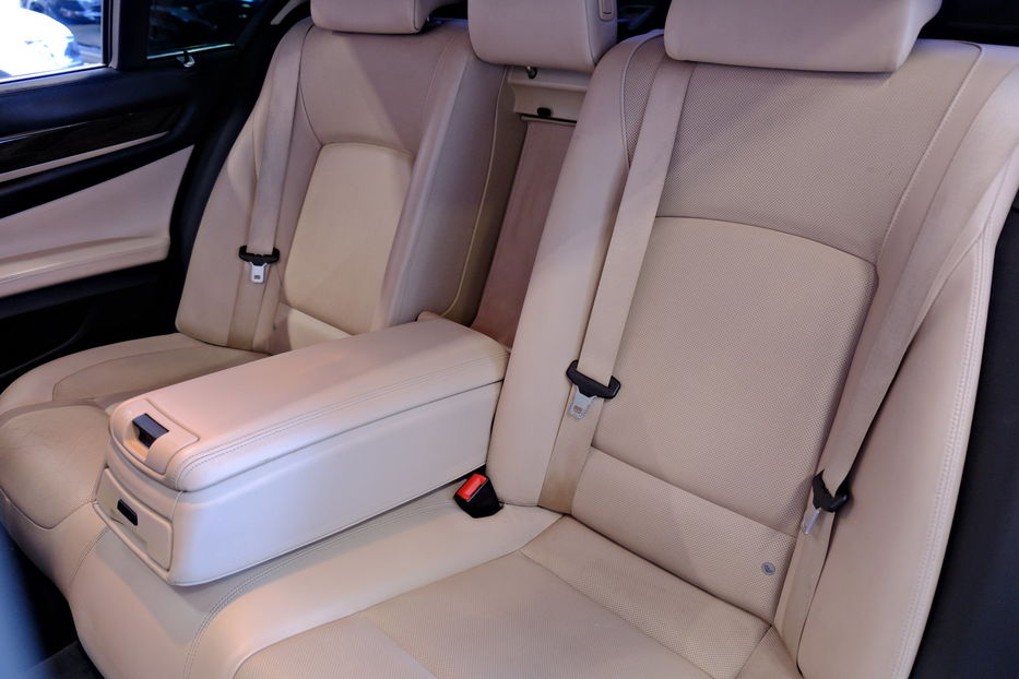 Продам BMW 740 2012 года в Одессе