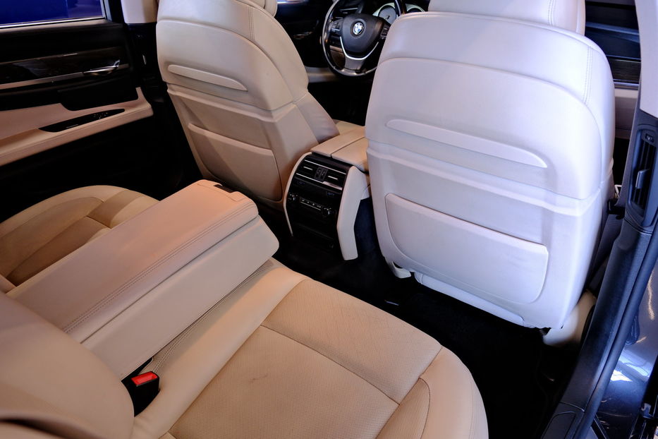 Продам BMW 740 2012 года в Одессе