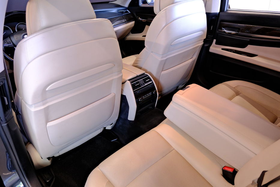 Продам BMW 740 2012 года в Одессе
