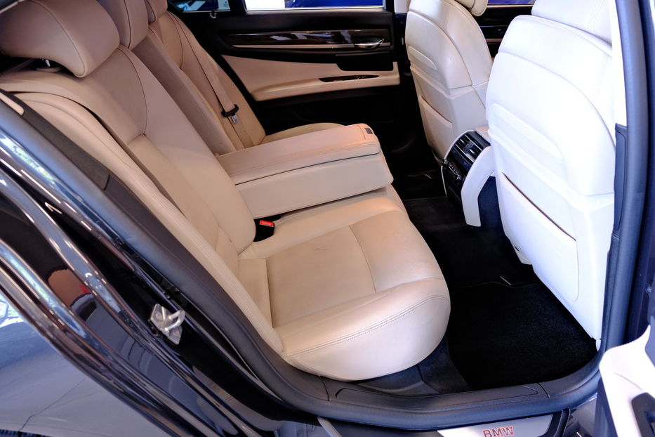 Продам BMW 740 2012 года в Одессе