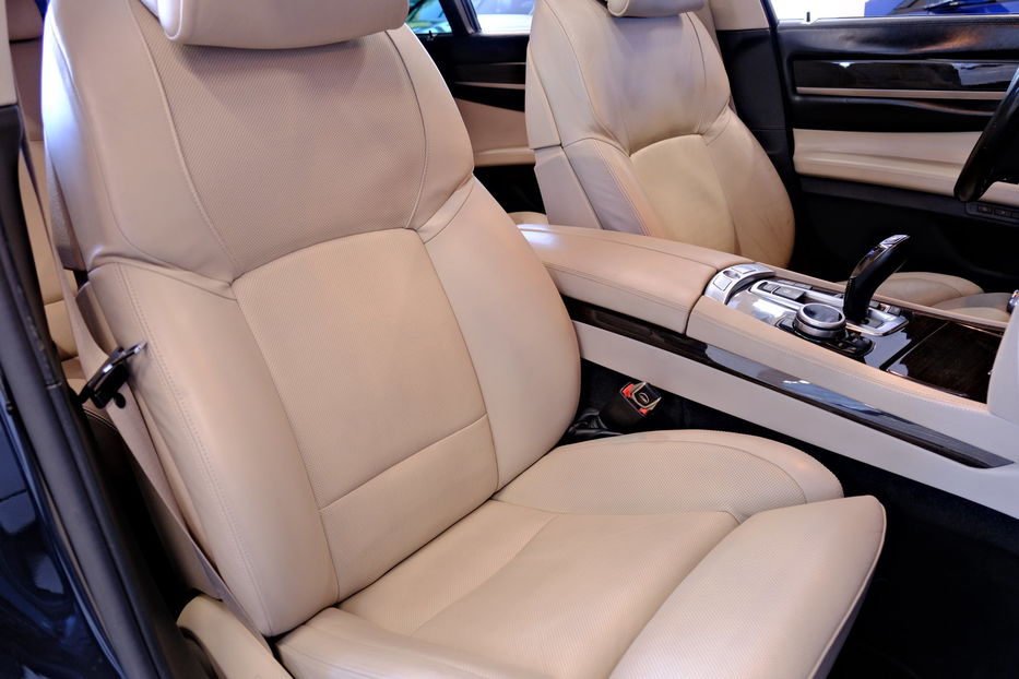 Продам BMW 740 2012 года в Одессе