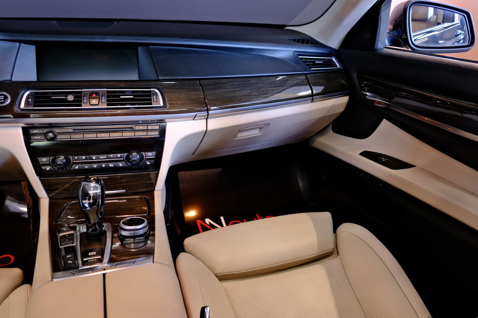 Продам BMW 740 2012 года в Одессе