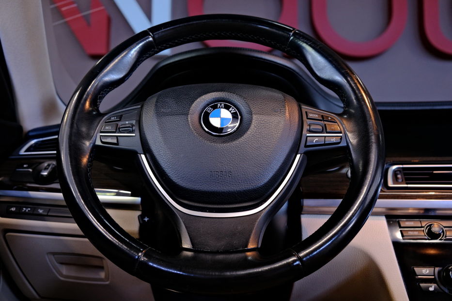 Продам BMW 740 2012 года в Одессе