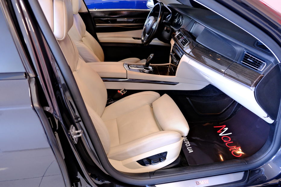 Продам BMW 740 2012 года в Одессе