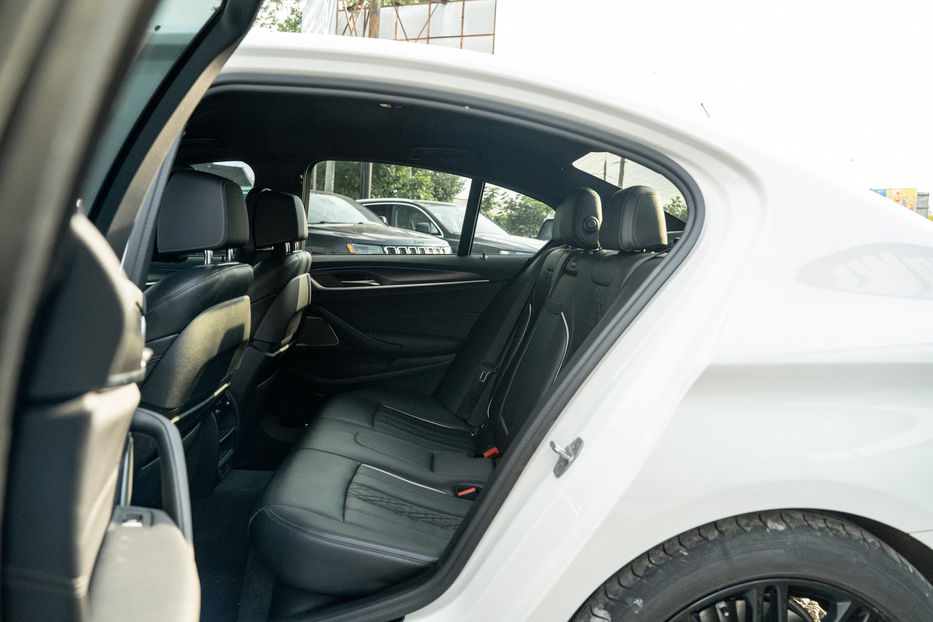 Продам BMW 530 D xDrive 2020 года в Черновцах