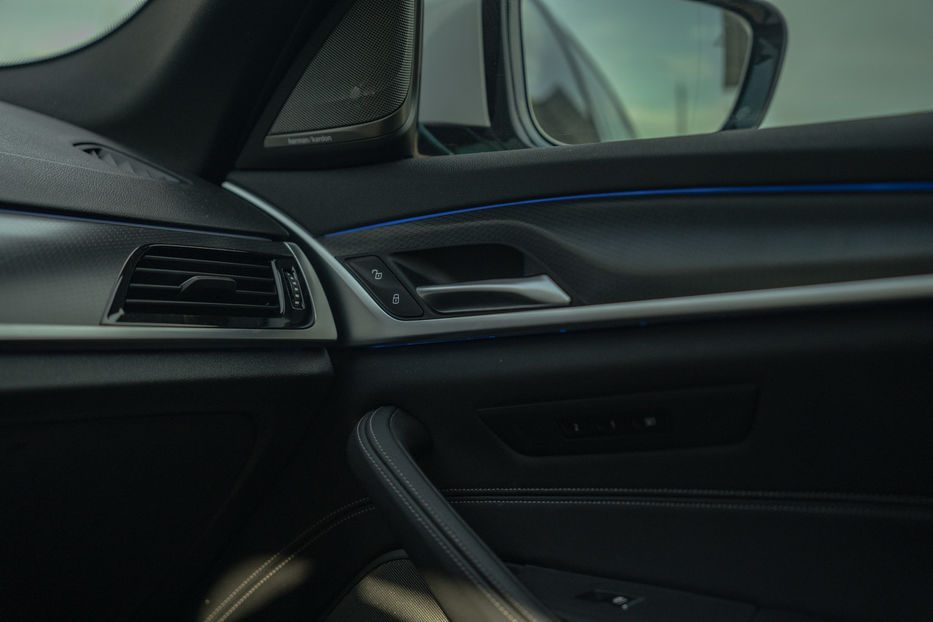 Продам BMW 530 D xDrive 2020 года в Черновцах