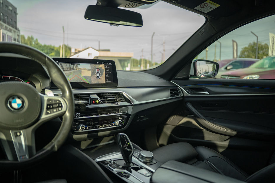 Продам BMW 530 D xDrive 2020 года в Черновцах