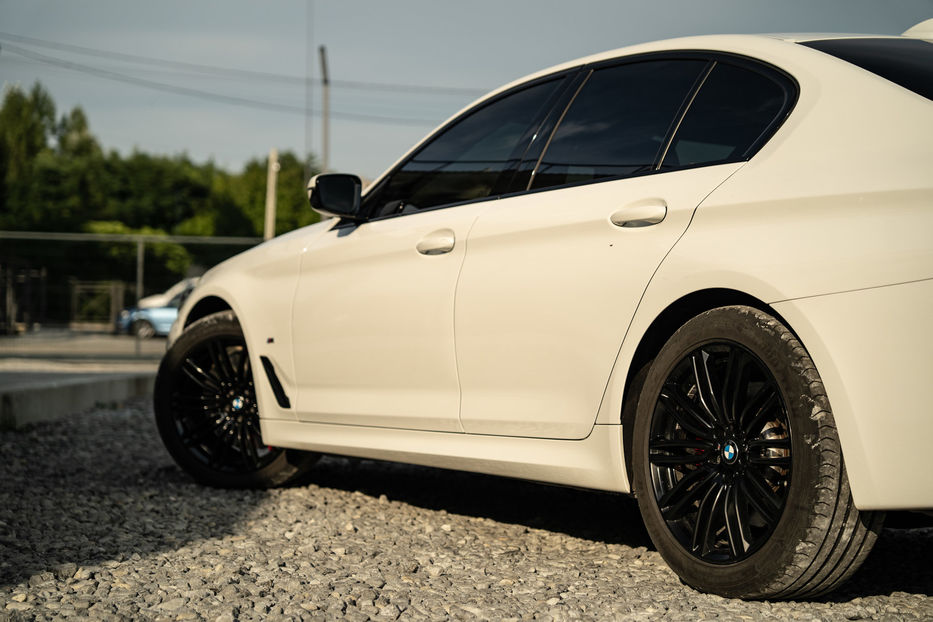 Продам BMW 530 D xDrive 2020 года в Черновцах