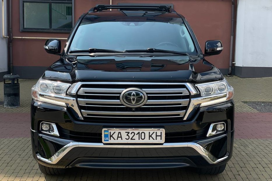 Продам Toyota Land Cruiser 200 2017 года в Киеве