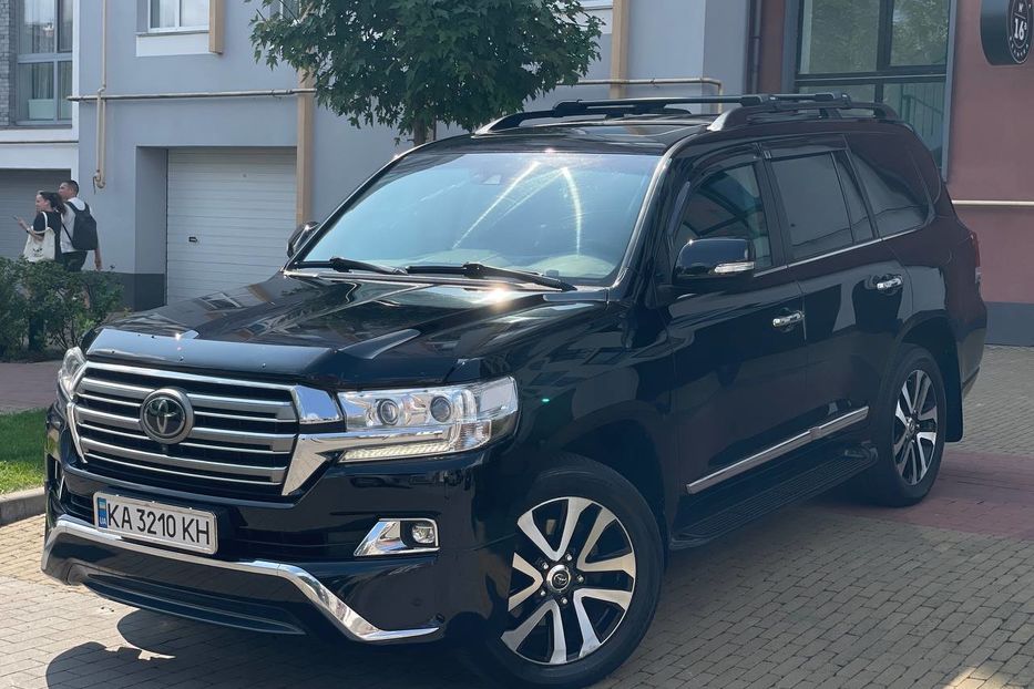 Продам Toyota Land Cruiser 200 2017 года в Киеве