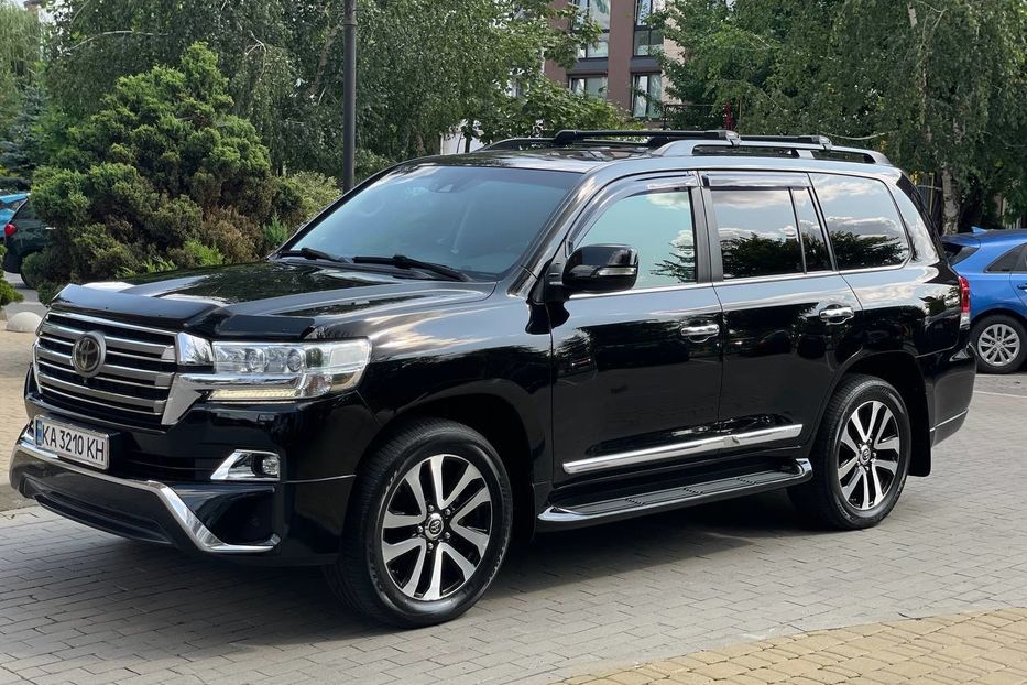 Продам Toyota Land Cruiser 200 2017 года в Киеве