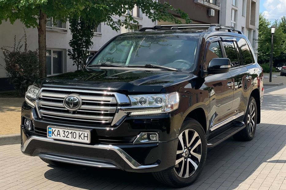 Продам Toyota Land Cruiser 200 2017 года в Киеве