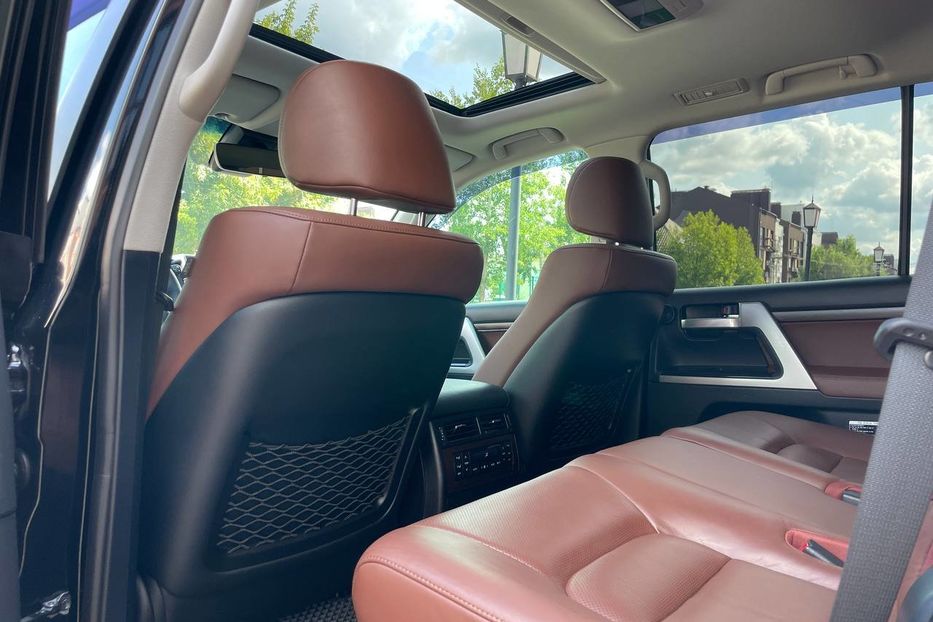 Продам Toyota Land Cruiser 200 2017 года в Киеве