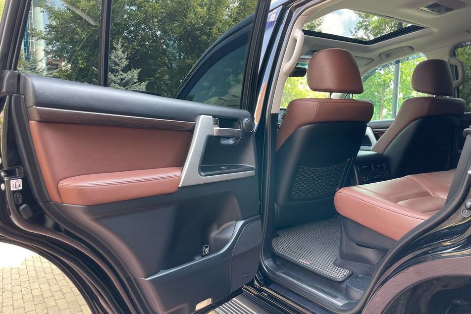 Продам Toyota Land Cruiser 200 2017 года в Киеве
