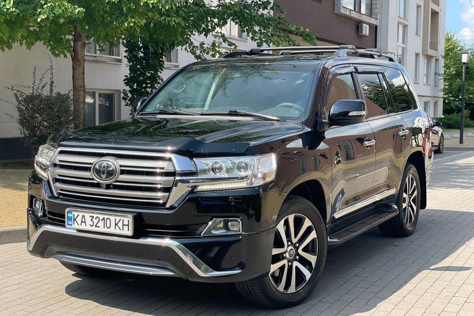Продам Toyota Land Cruiser 200 2017 года в Киеве