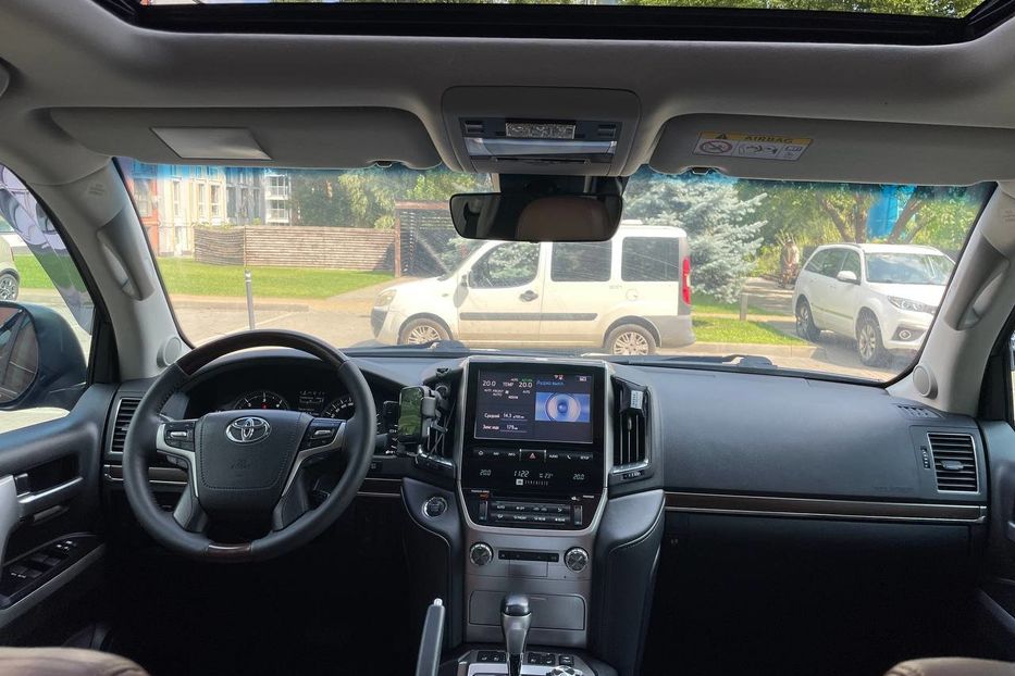 Продам Toyota Land Cruiser 200 2017 года в Киеве
