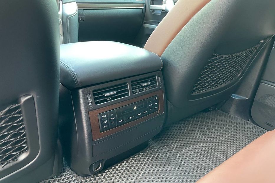 Продам Toyota Land Cruiser 200 2017 года в Киеве